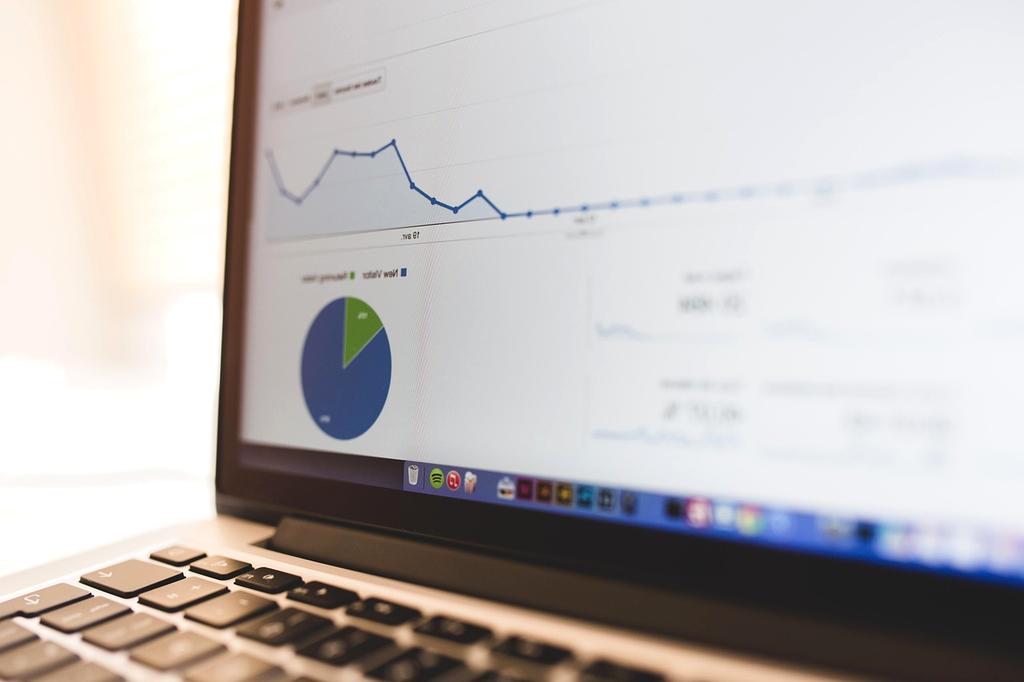 Datacentre manager reviews analytics dashboard with storage and energy data